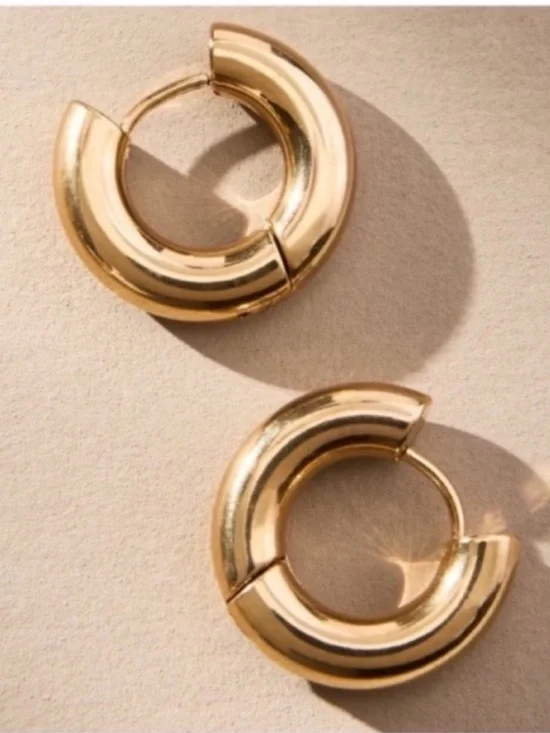 New! Gold Thick Puffy Huggie Earrings (1044) NWOT - Picture 1 of 3